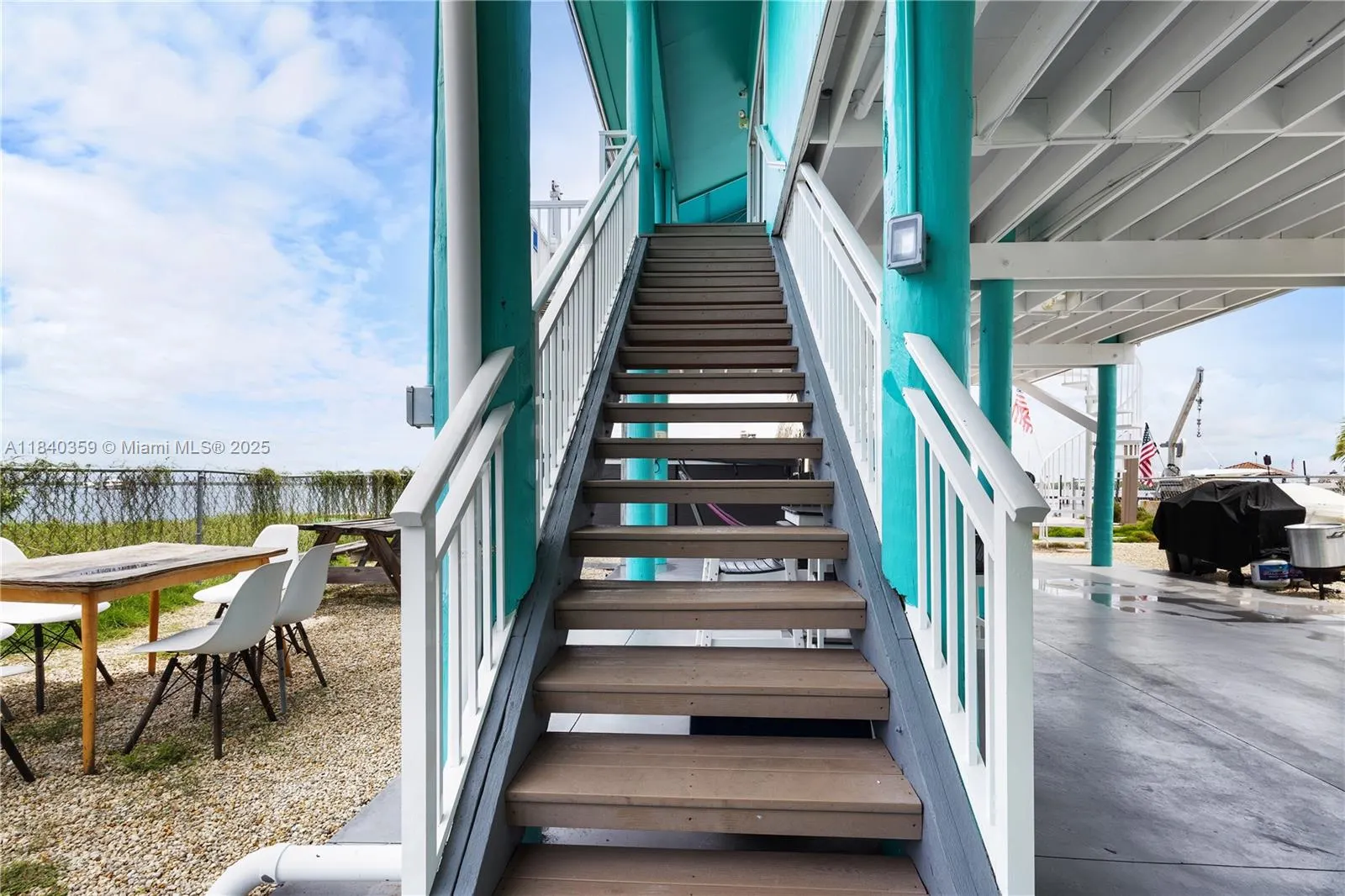 31 Avenue F