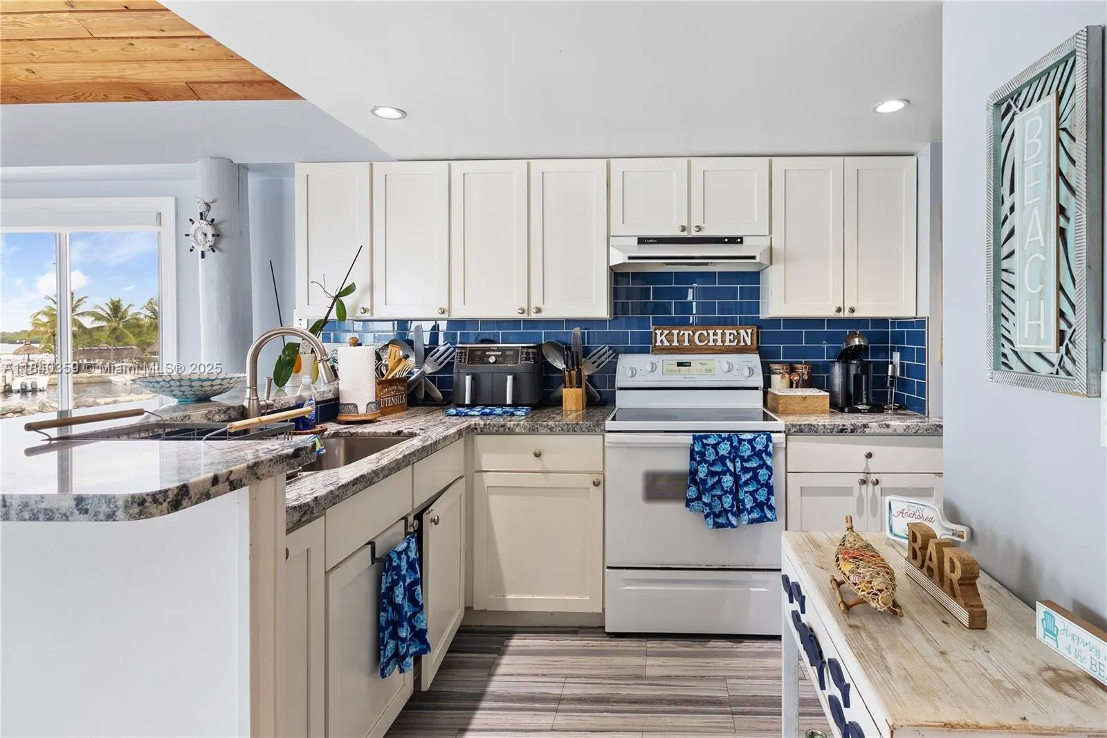 31 Avenue F
