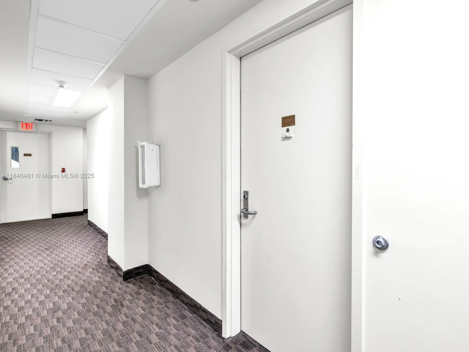 9595 Collins Ave, #N1009