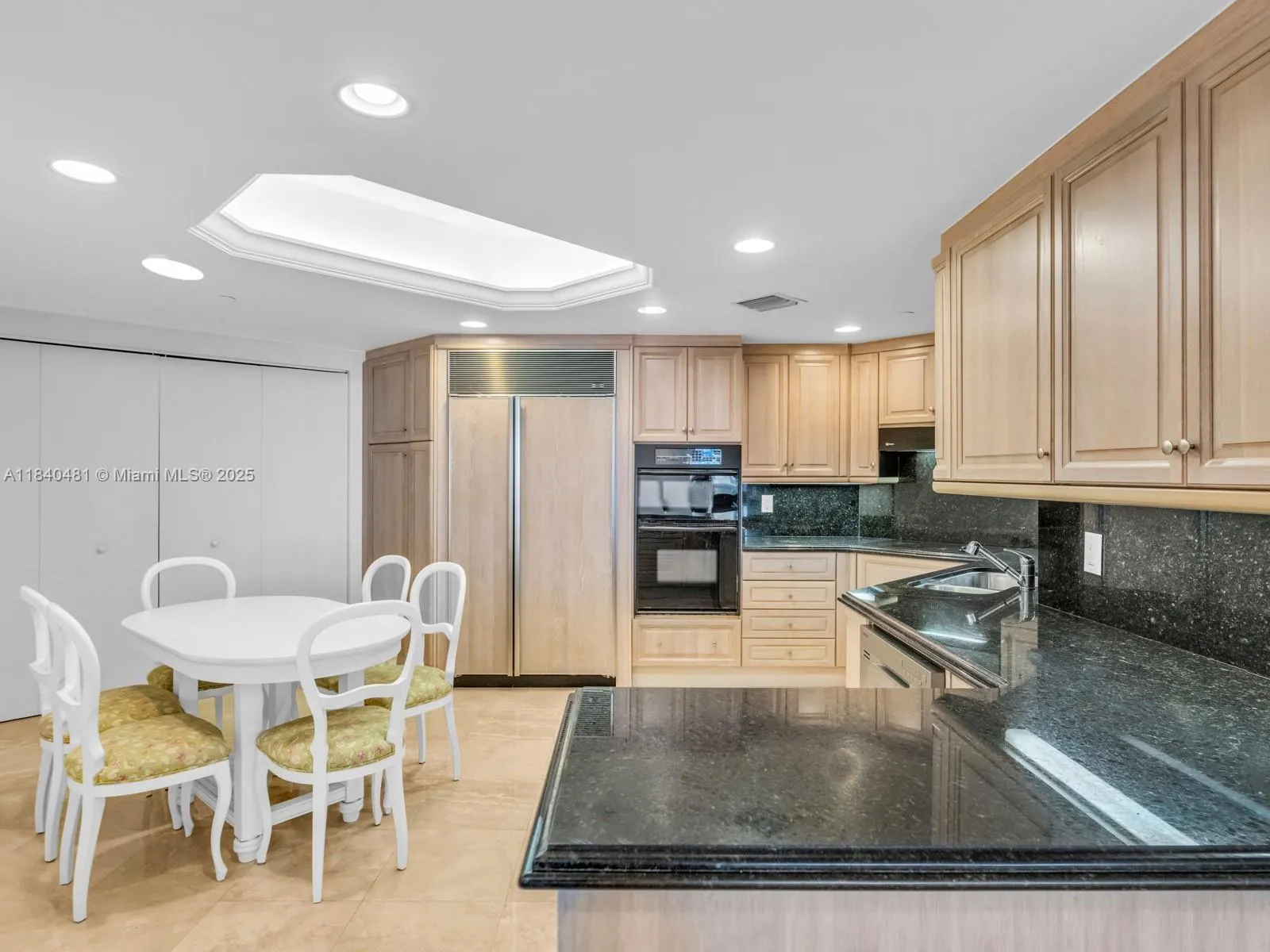 9595 Collins Ave, #N1009