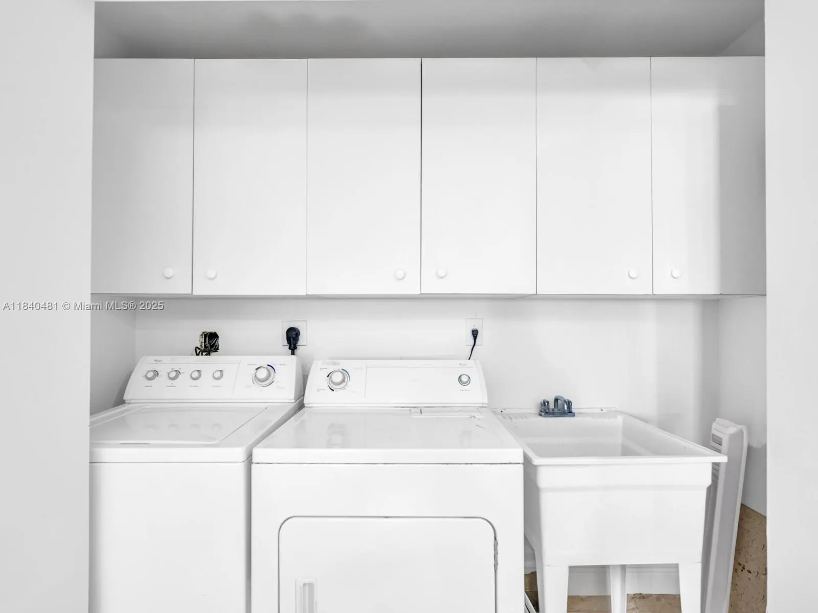 9595 Collins Ave, #N1009