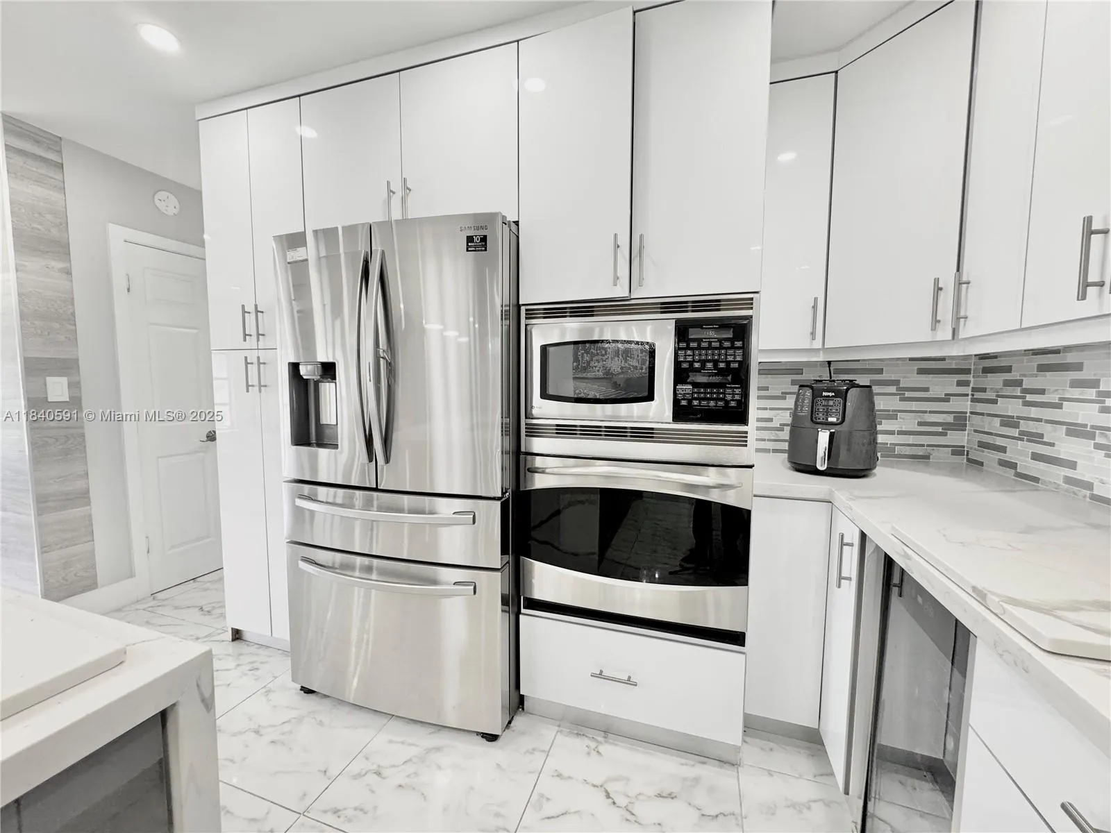 161 NW 46th Ter