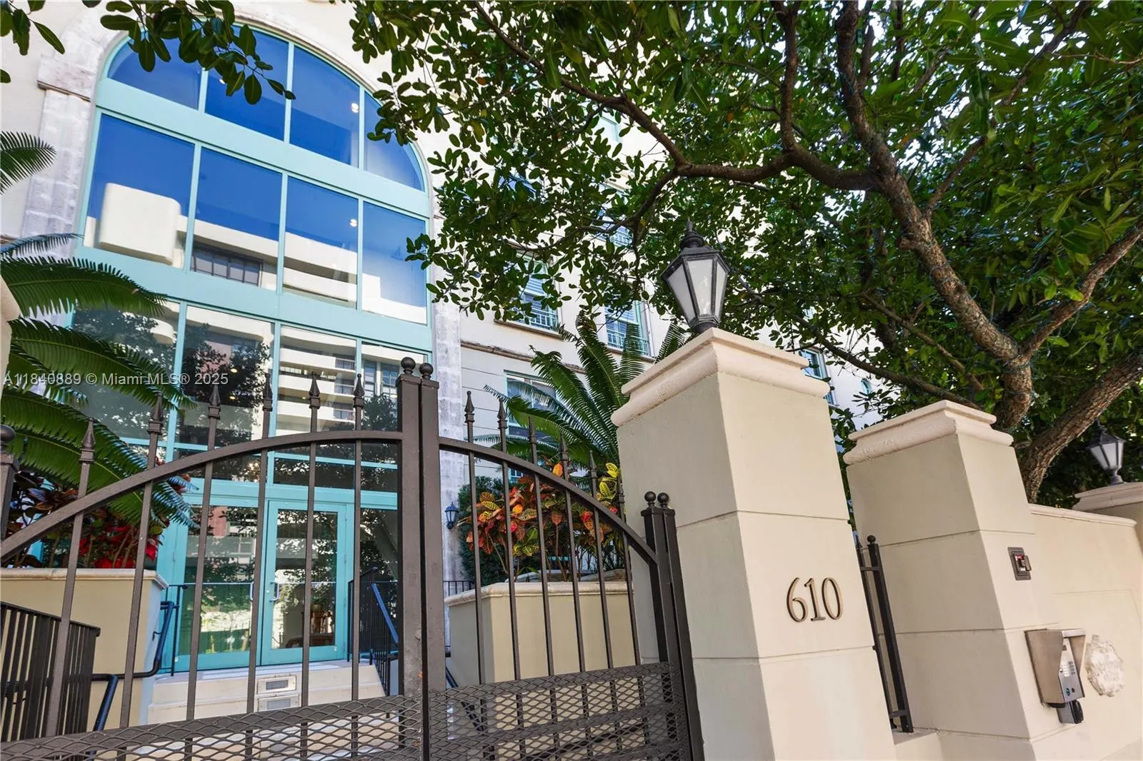 610 Valencia Ave, #503
