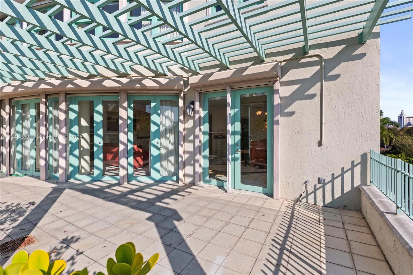 610 Valencia Ave, #503