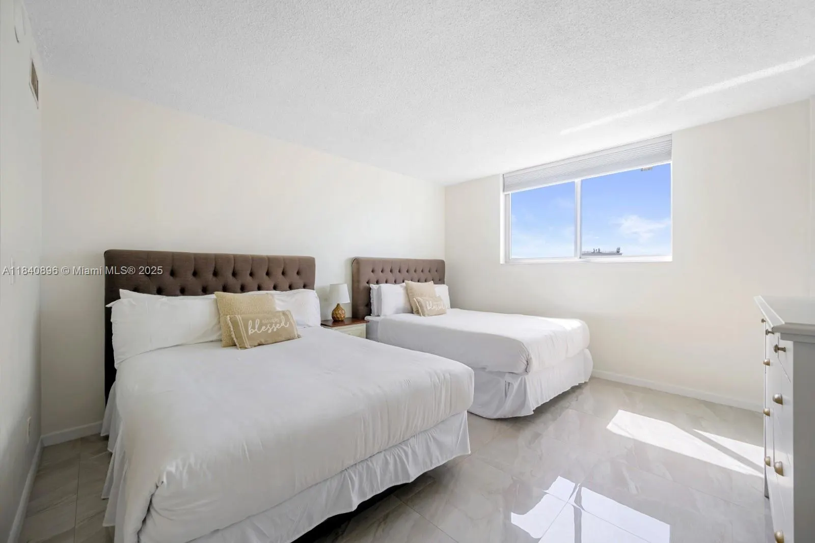 19370 Collins Ave, #1425