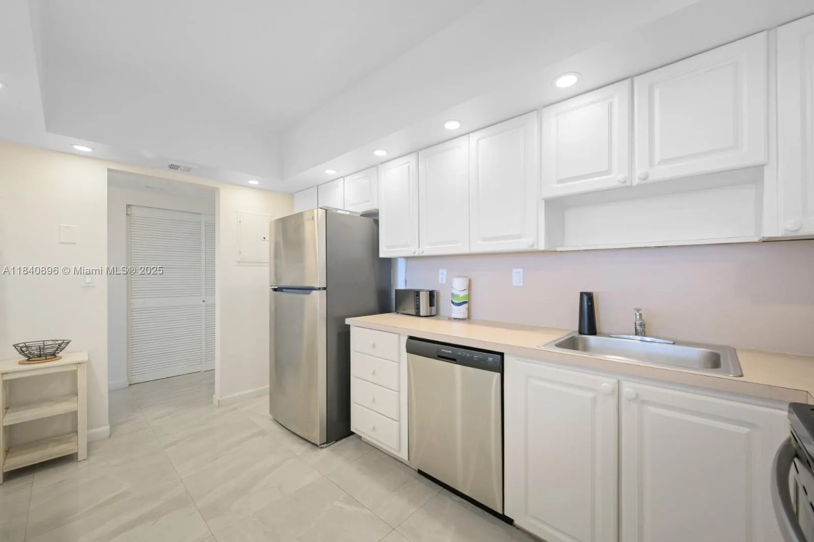 19370 Collins Ave, #1425
