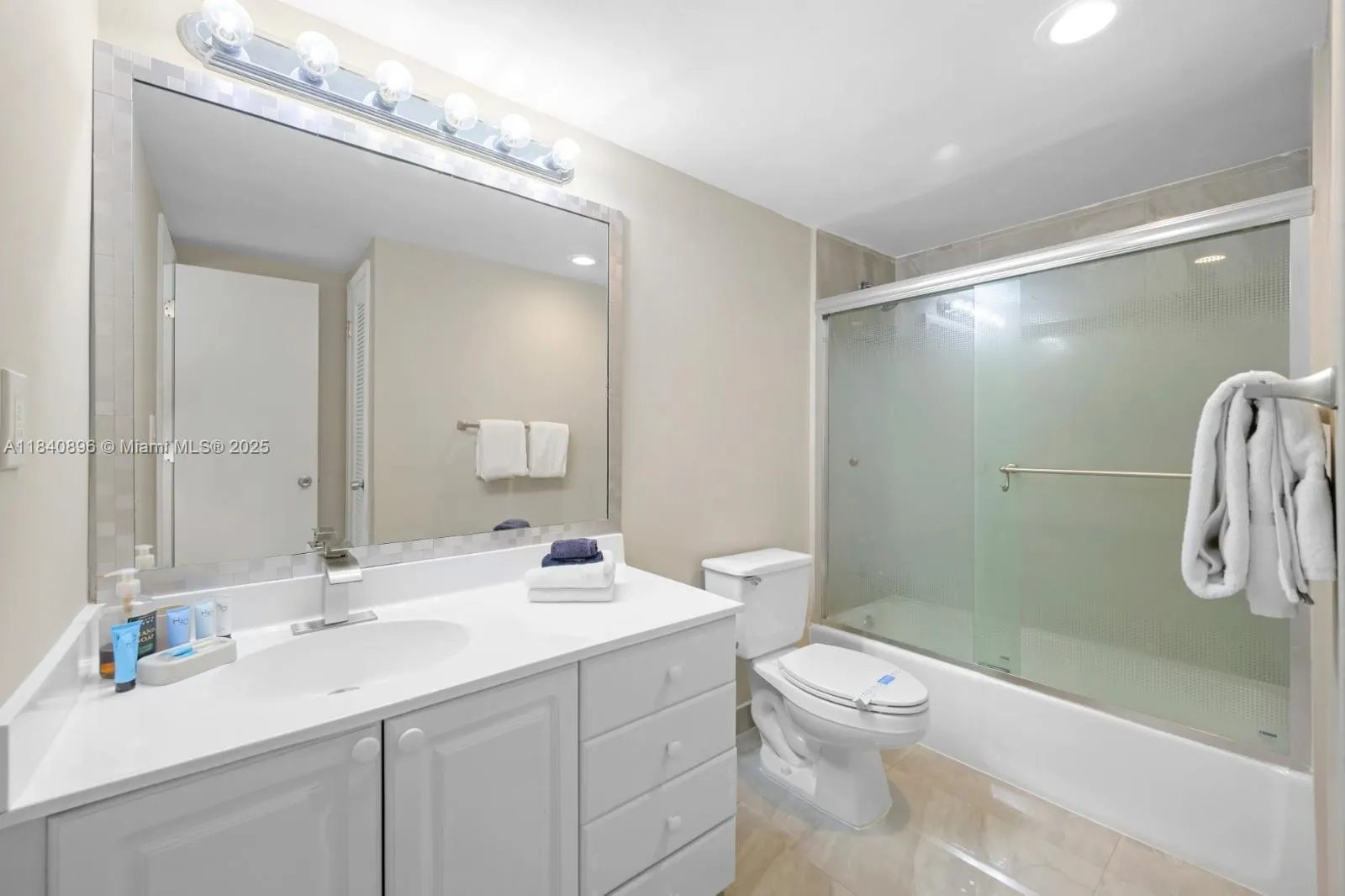 19370 Collins Ave, #1425