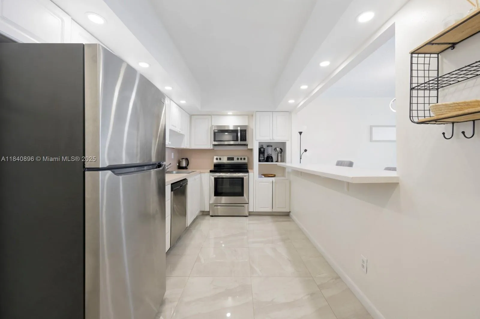 19370 Collins Ave, #1425