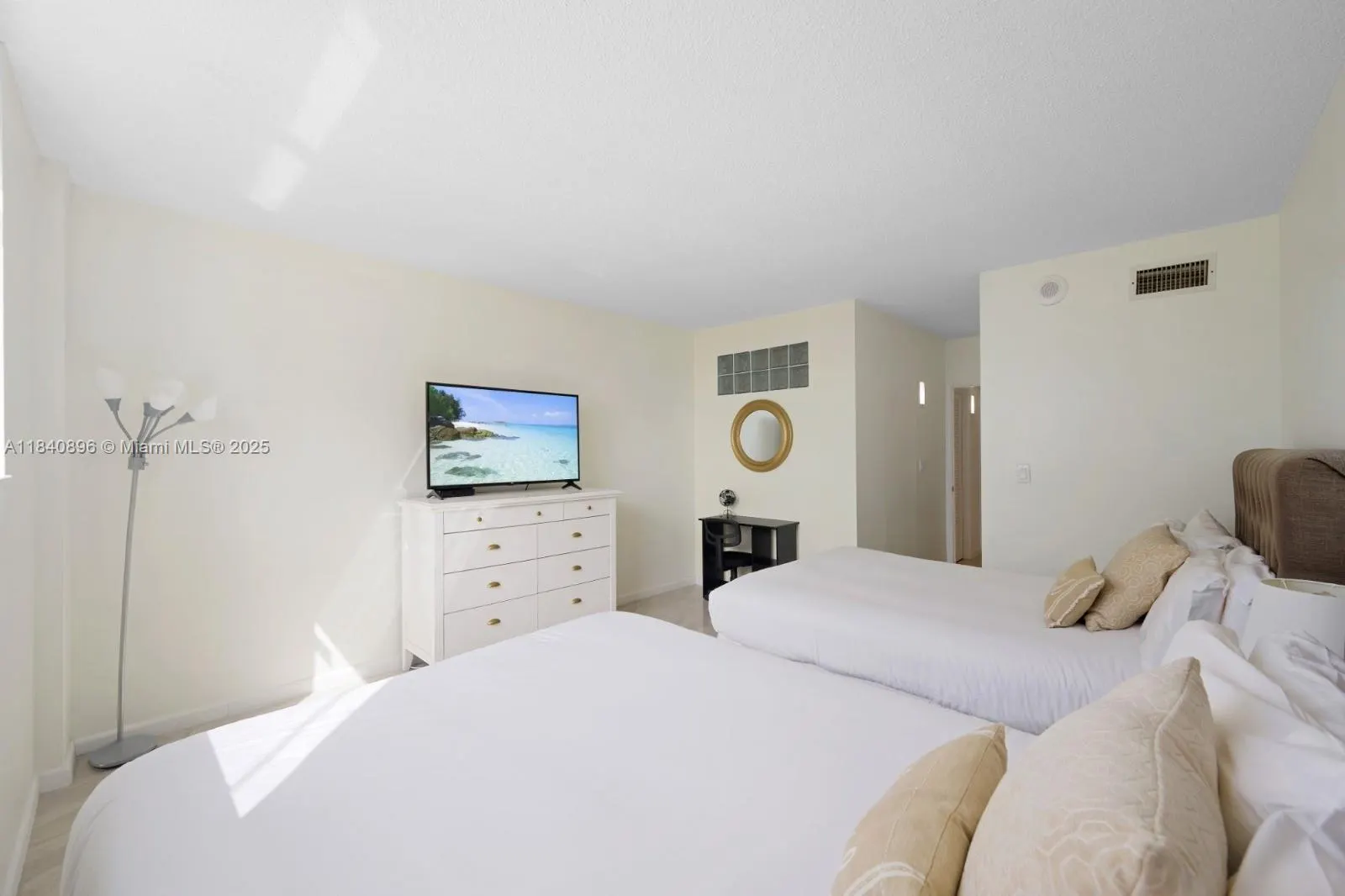 19370 Collins Ave, #1425