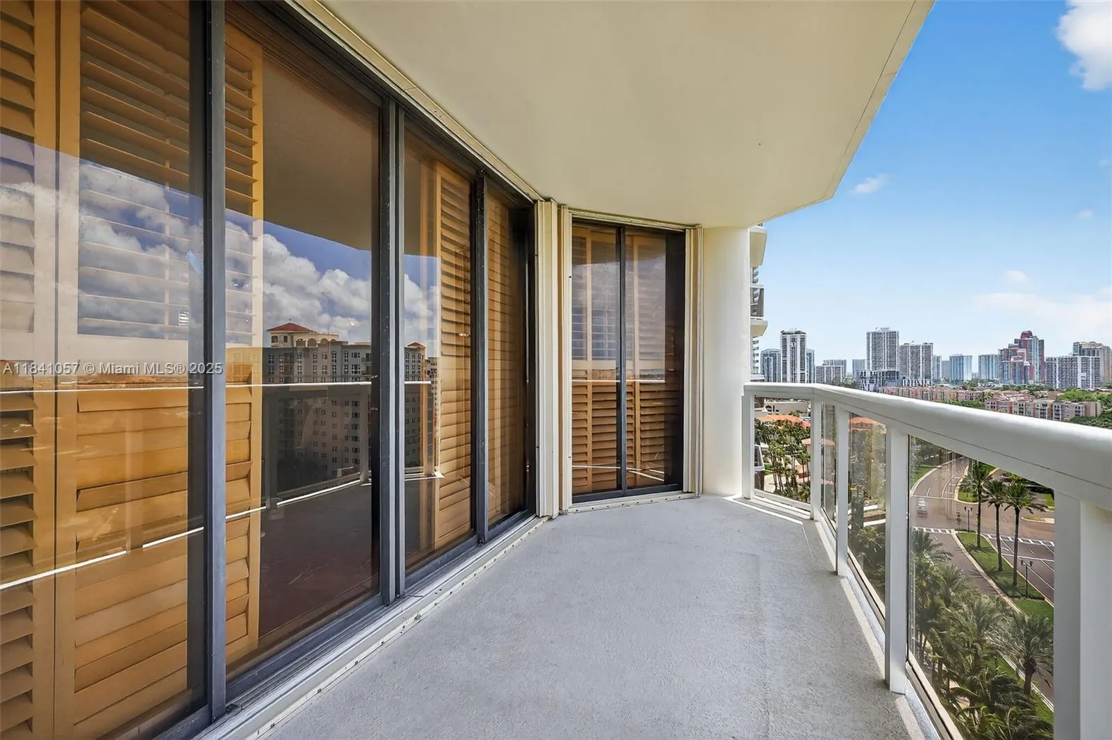 20185 E Country Club Dr, #1406/1405