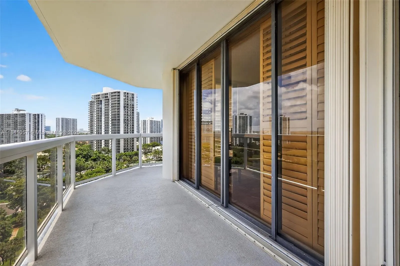 20185 E Country Club Dr, #1406/1405