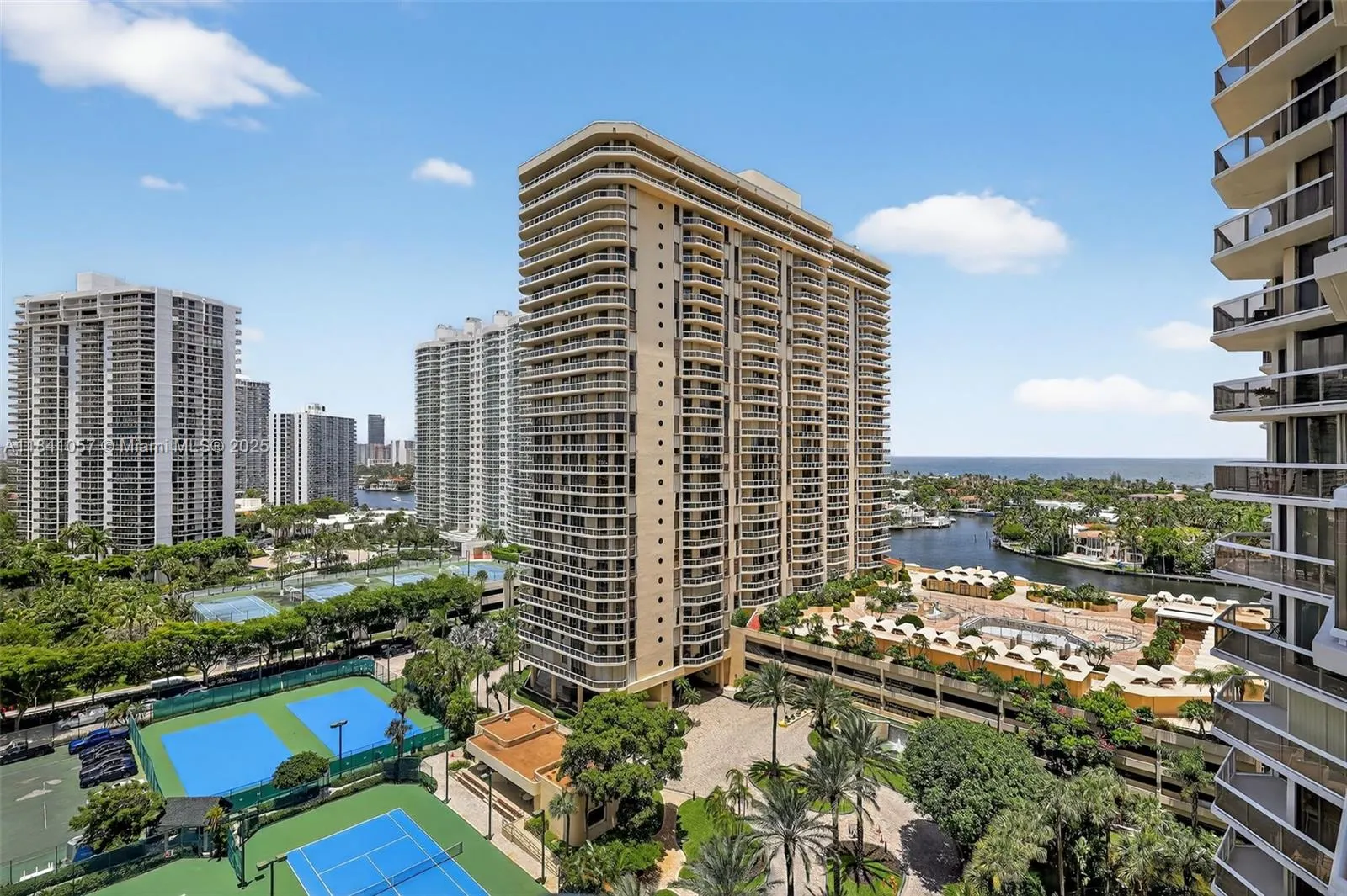 20185 E Country Club Dr, #1406/1405
