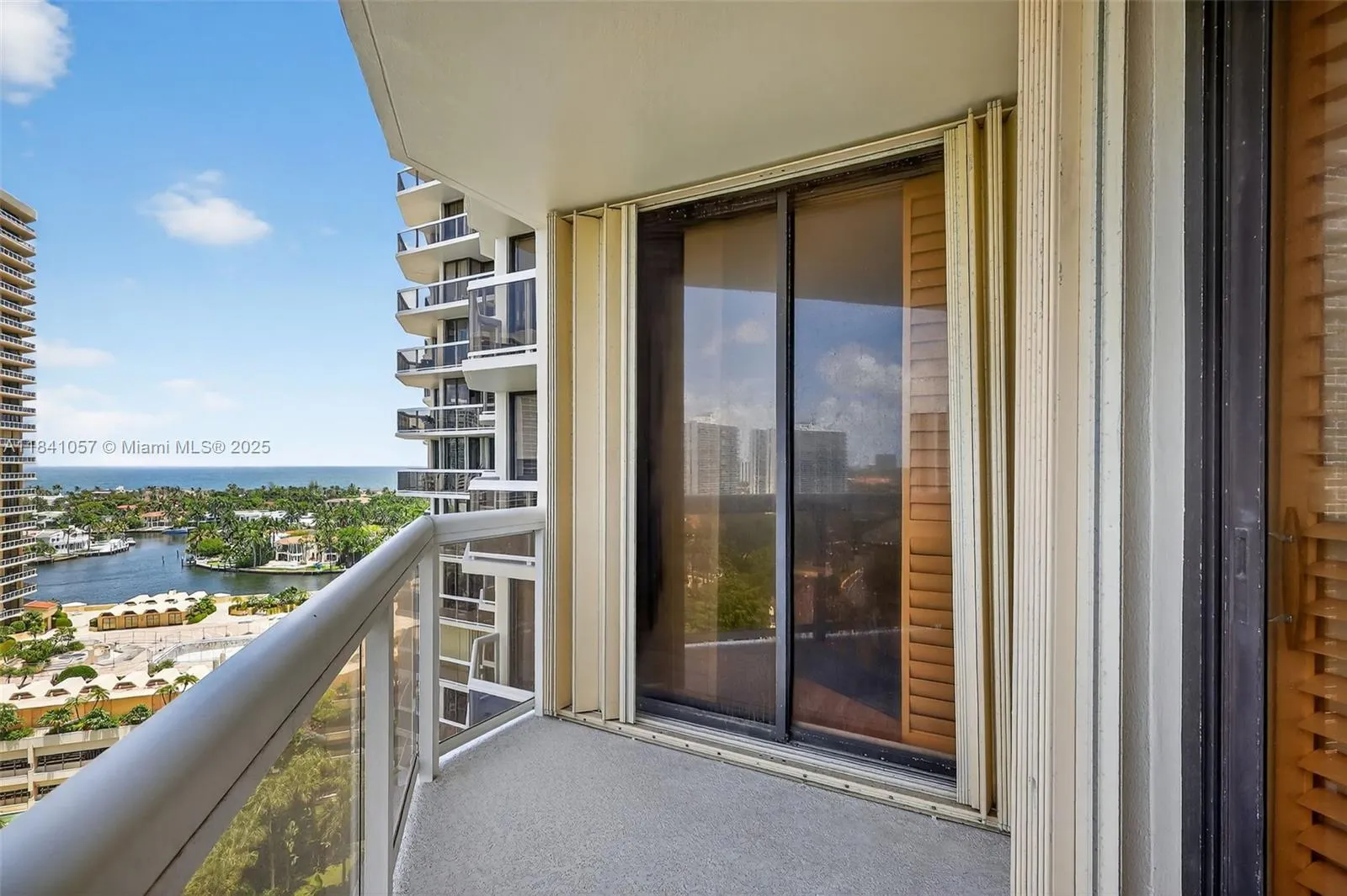 20185 E Country Club Dr, #1406/1405