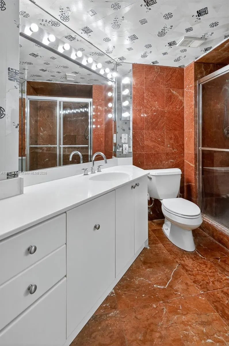 20185 E Country Club Dr, #1406/1405