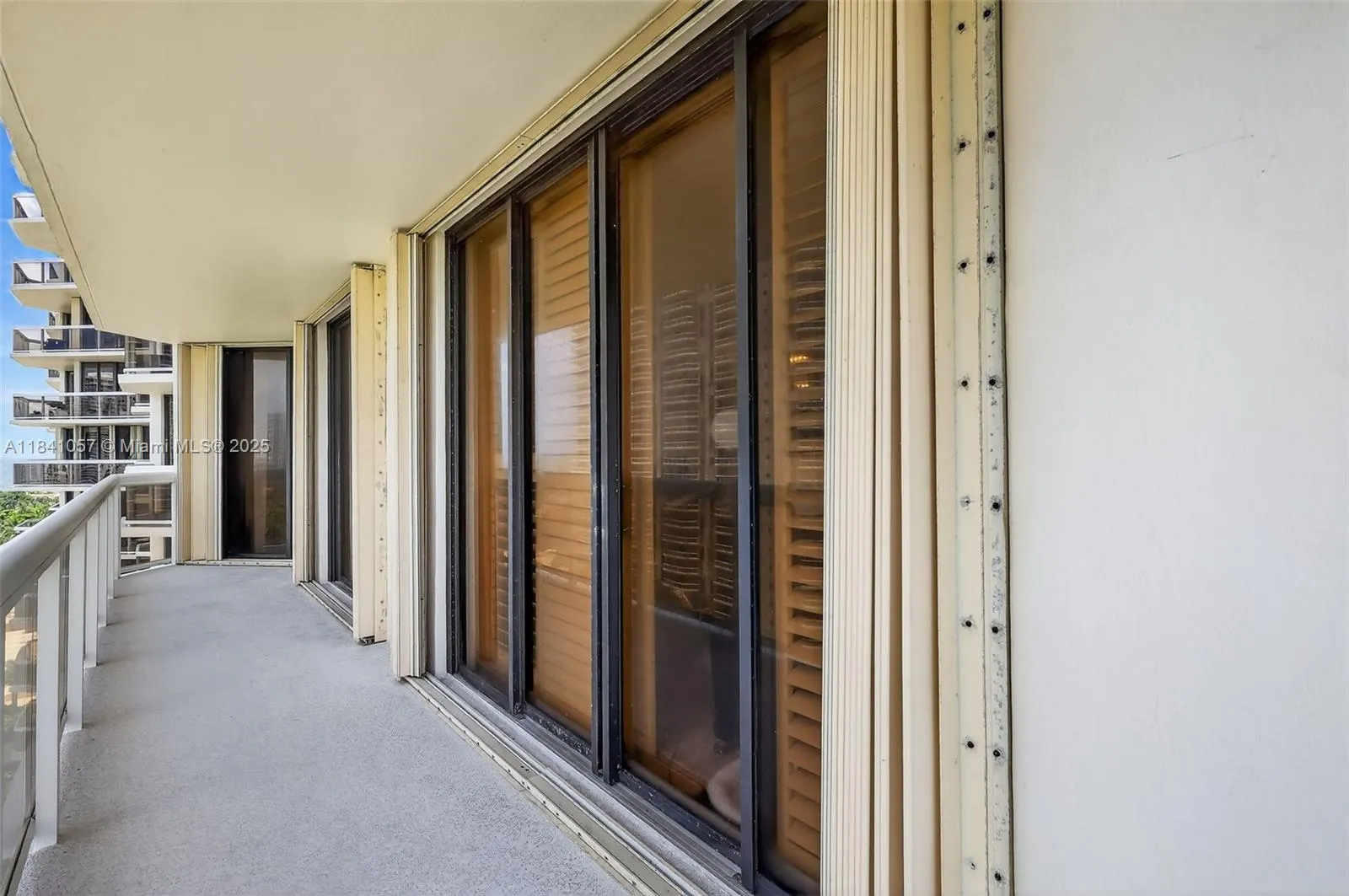 20185 E Country Club Dr, #1406/1405