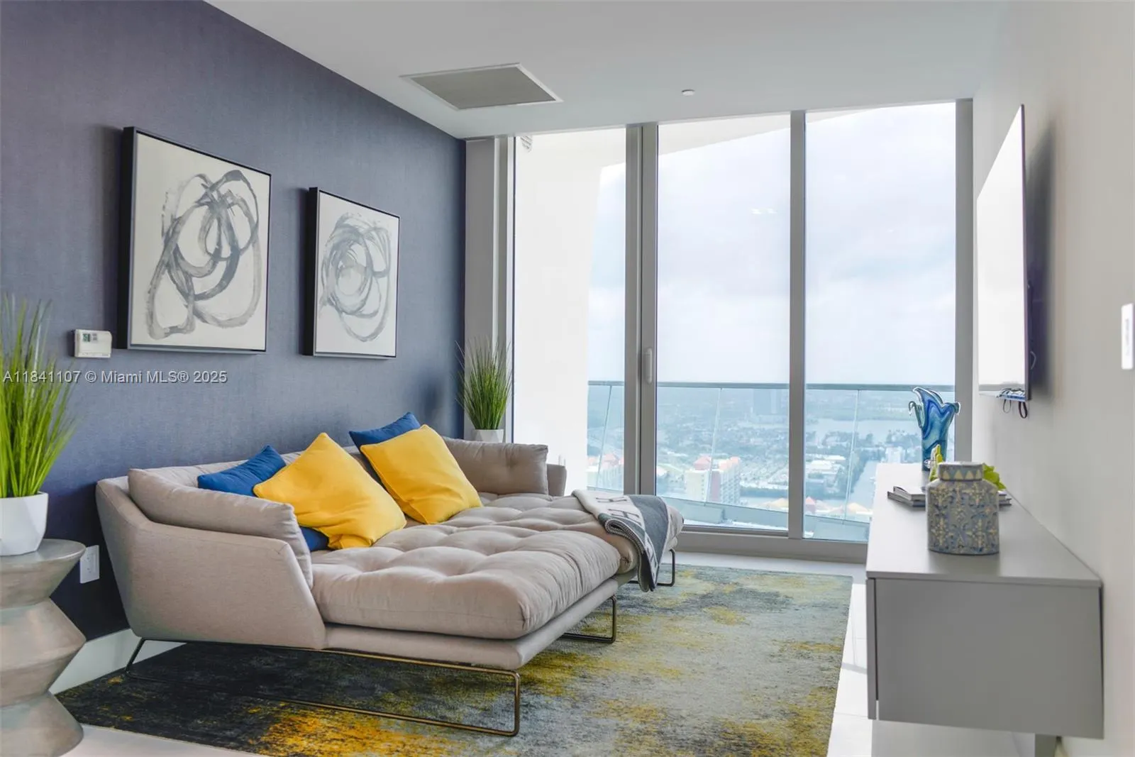 16901 Collins Ave, #4005