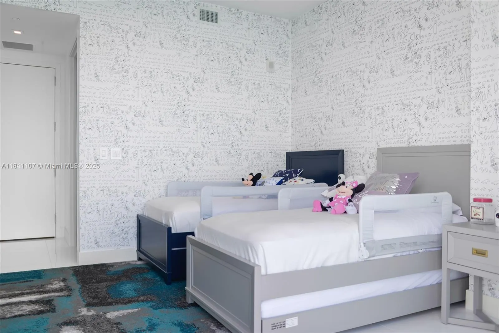 16901 Collins Ave, #4005