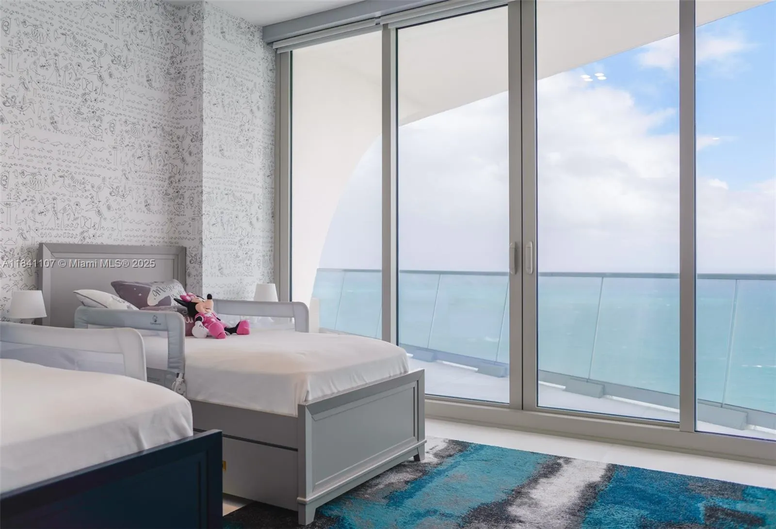 16901 Collins Ave, #4005