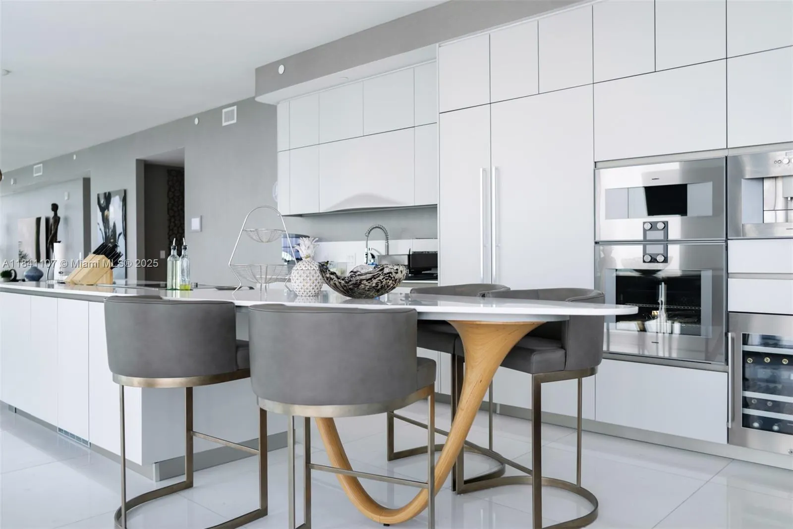 16901 Collins Ave, #4005