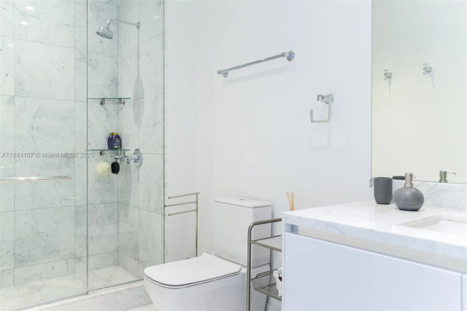 16901 Collins Ave, #4005