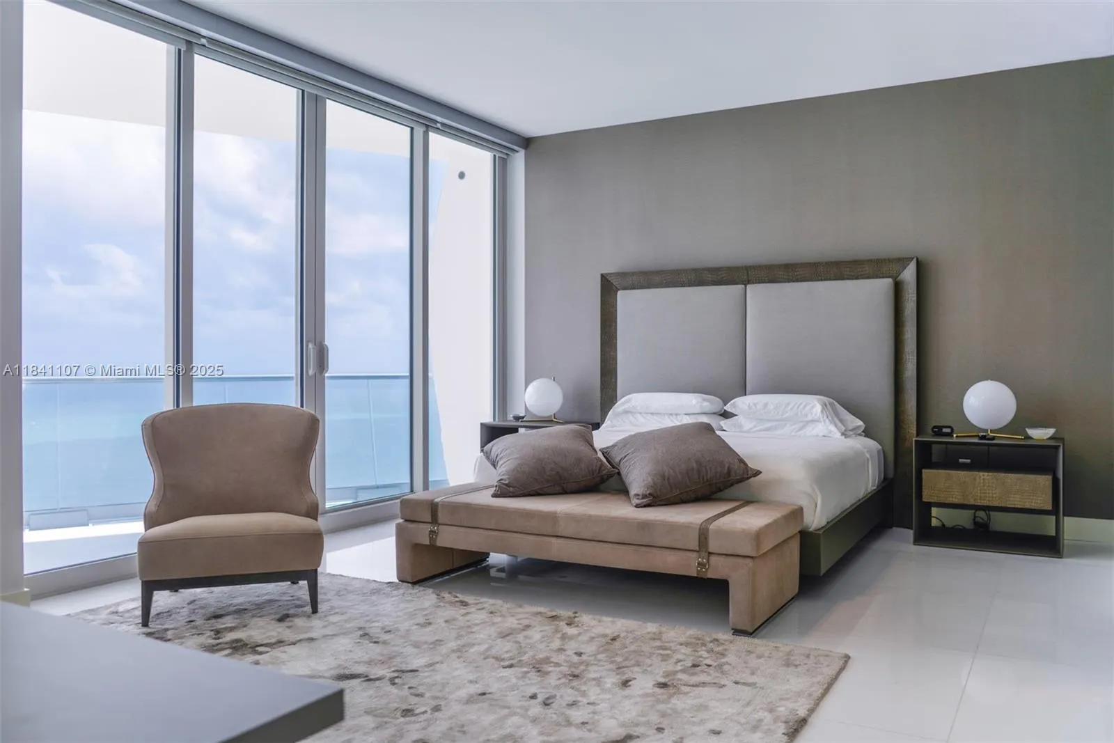 16901 Collins Ave, #4005