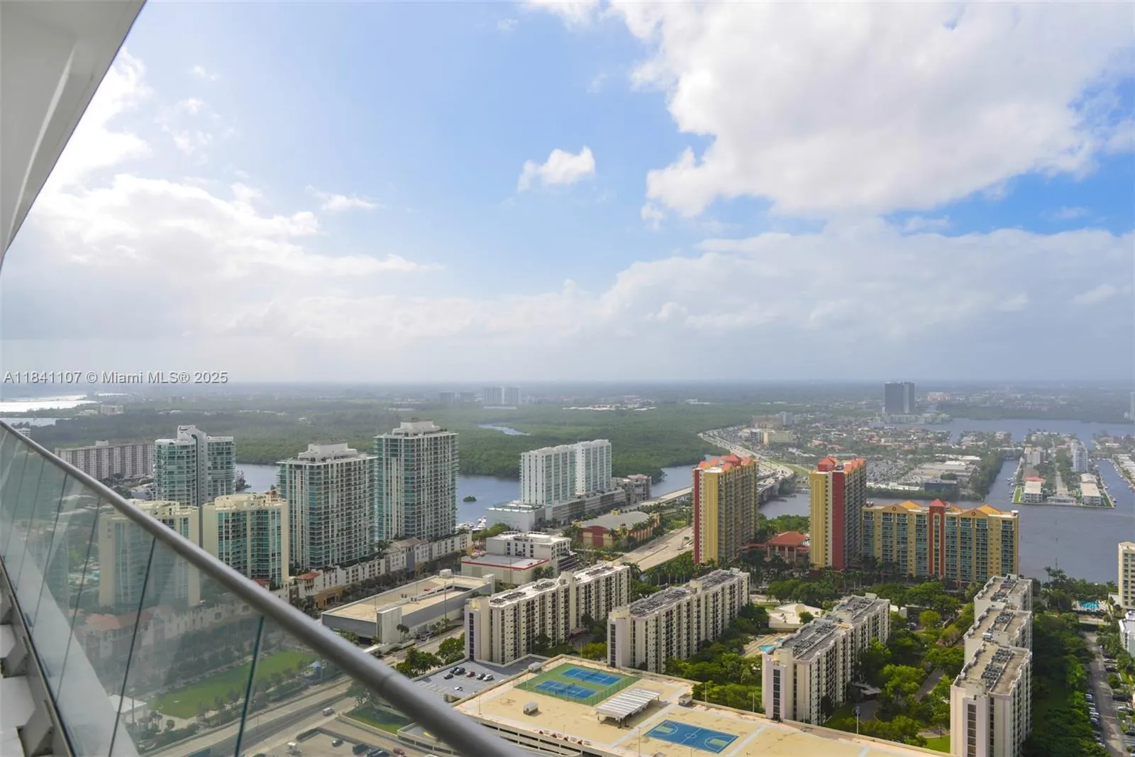 16901 Collins Ave, #4005