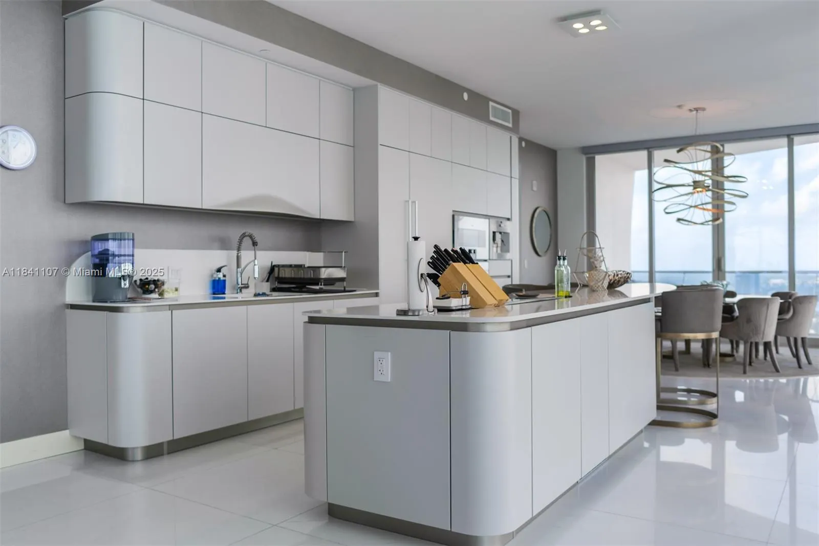 16901 Collins Ave, #4005