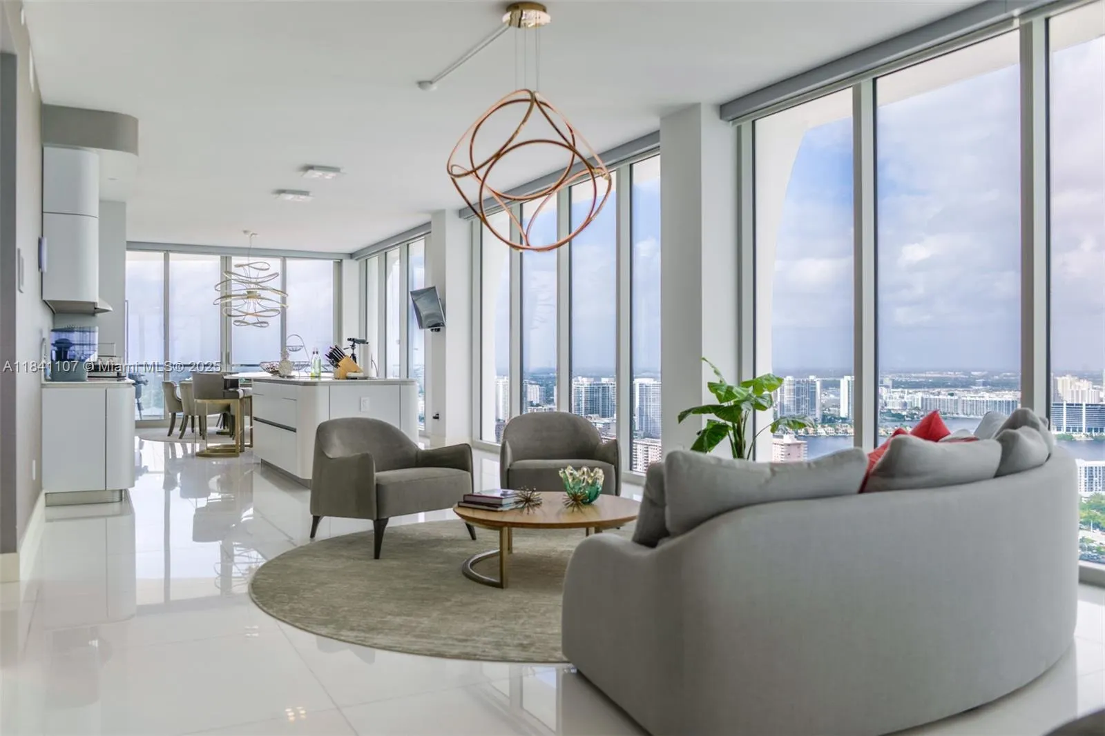 16901 Collins Ave, #4005