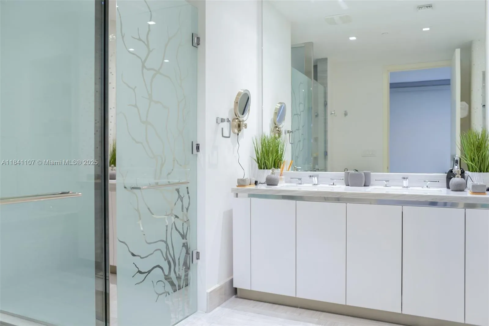 16901 Collins Ave, #4005