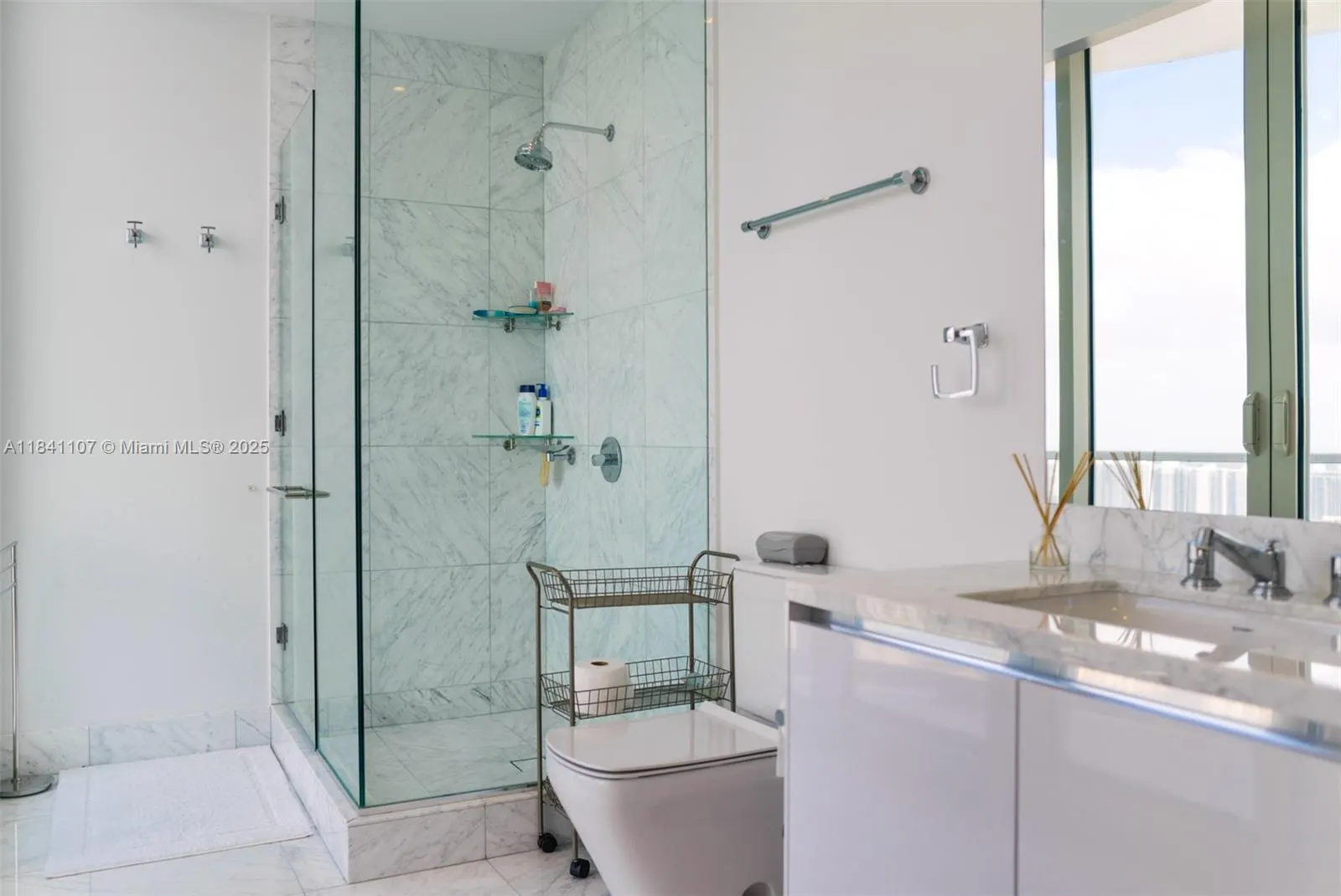 16901 Collins Ave, #4005