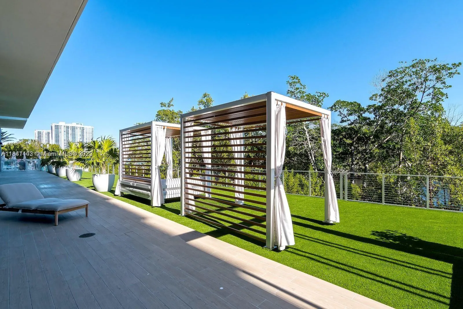 16385 Biscayne Blvd, #1205