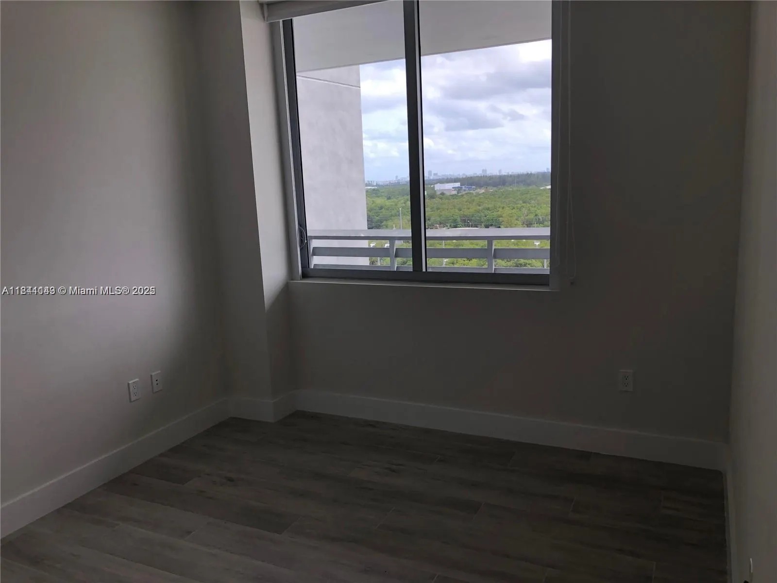 16385 Biscayne Blvd, #1205