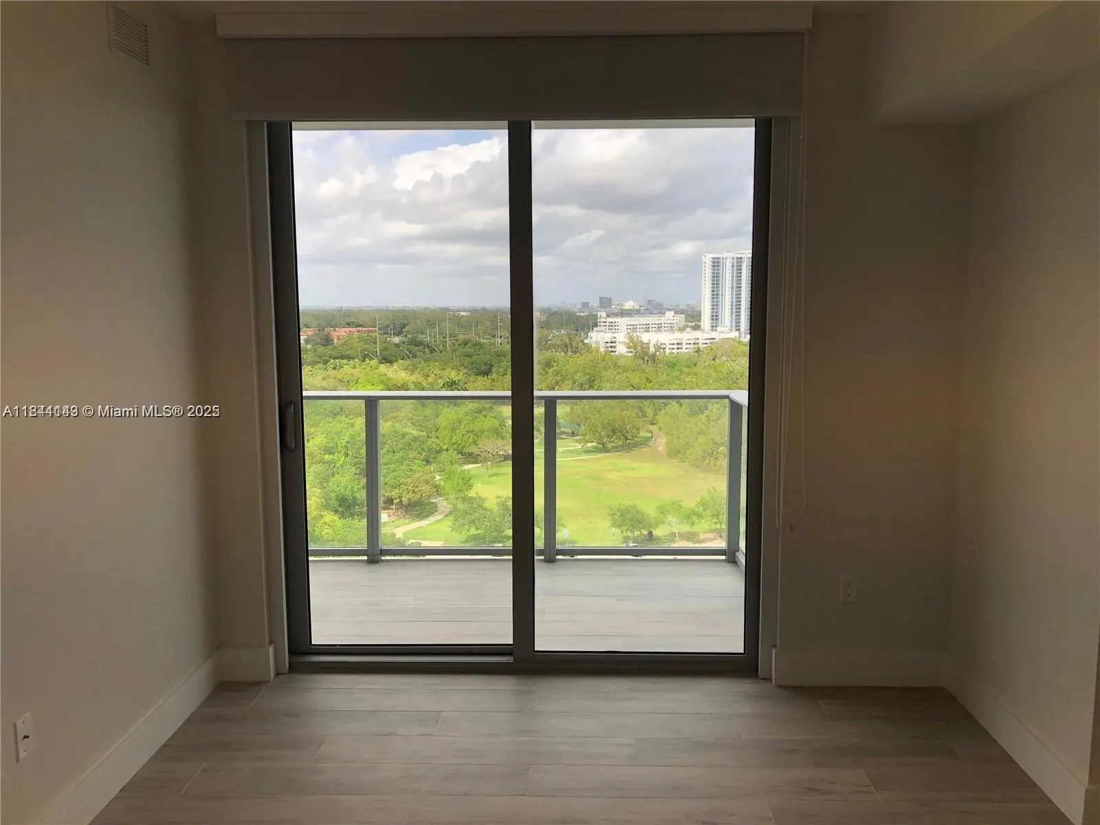 16385 Biscayne Blvd, #1205