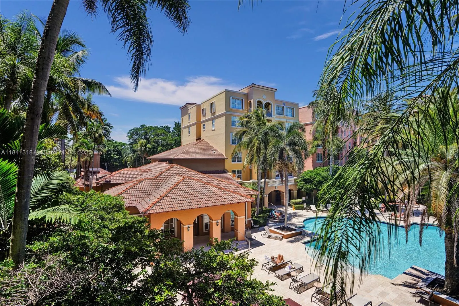 19701 E Country Club Dr, #5306