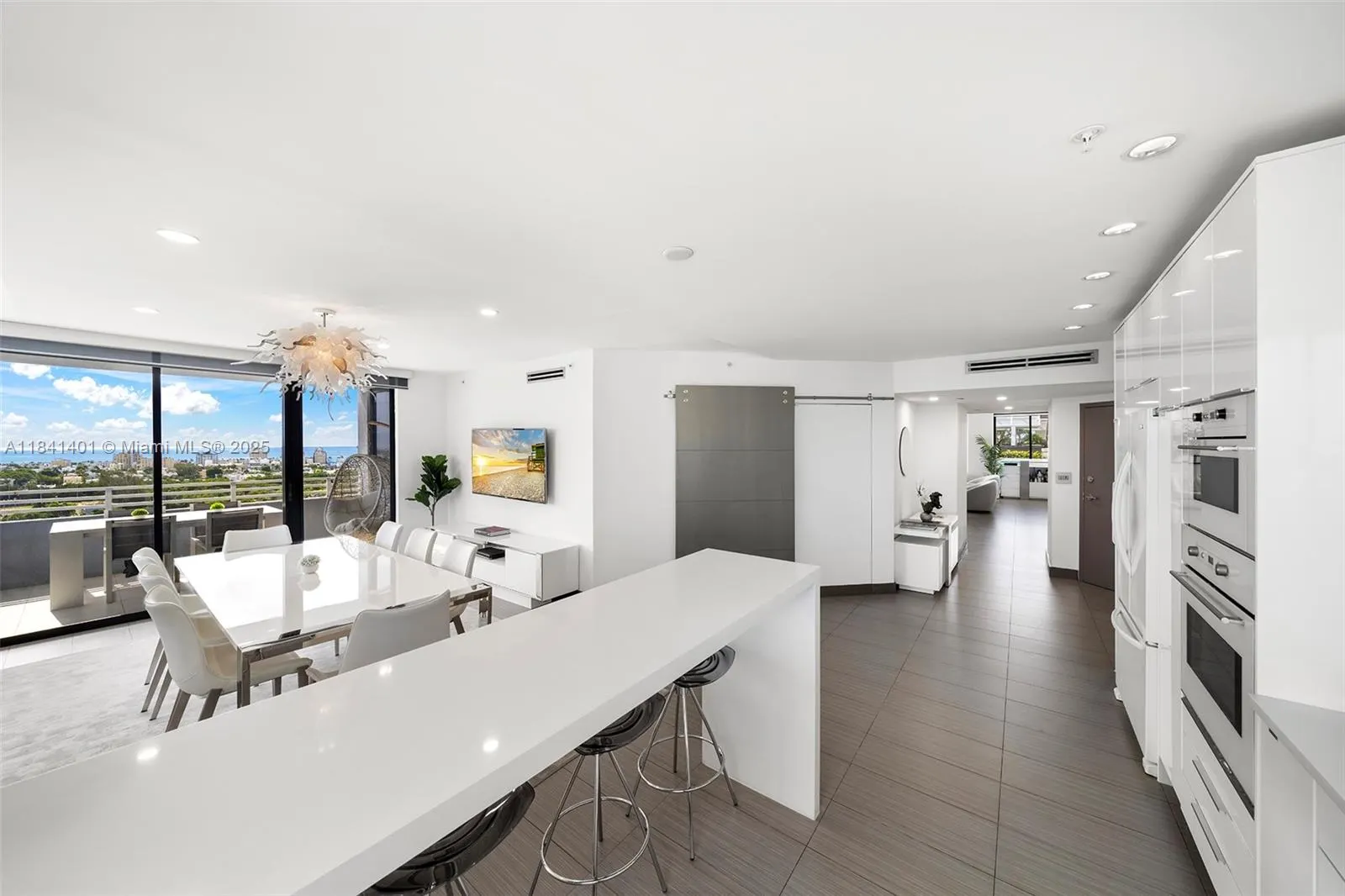 1330 West Ave, #1813