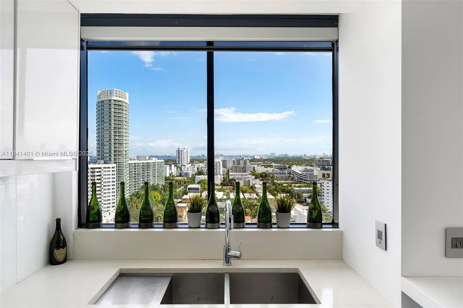 1330 West Ave, #1813
