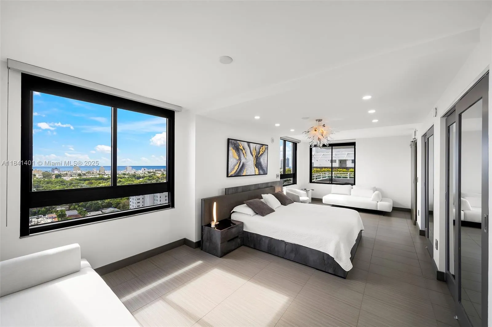 1330 West Ave, #1813