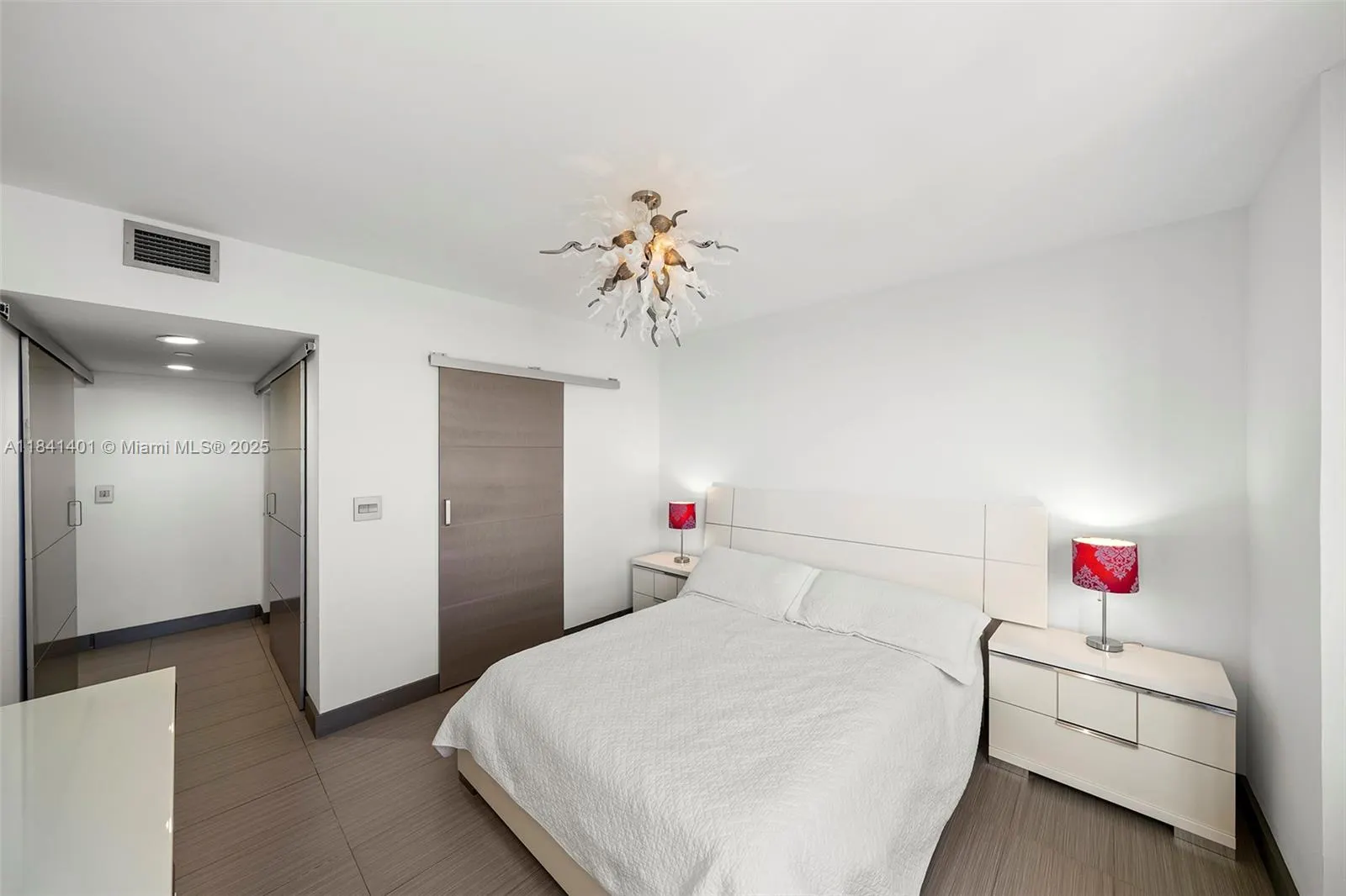 1330 West Ave, #1813