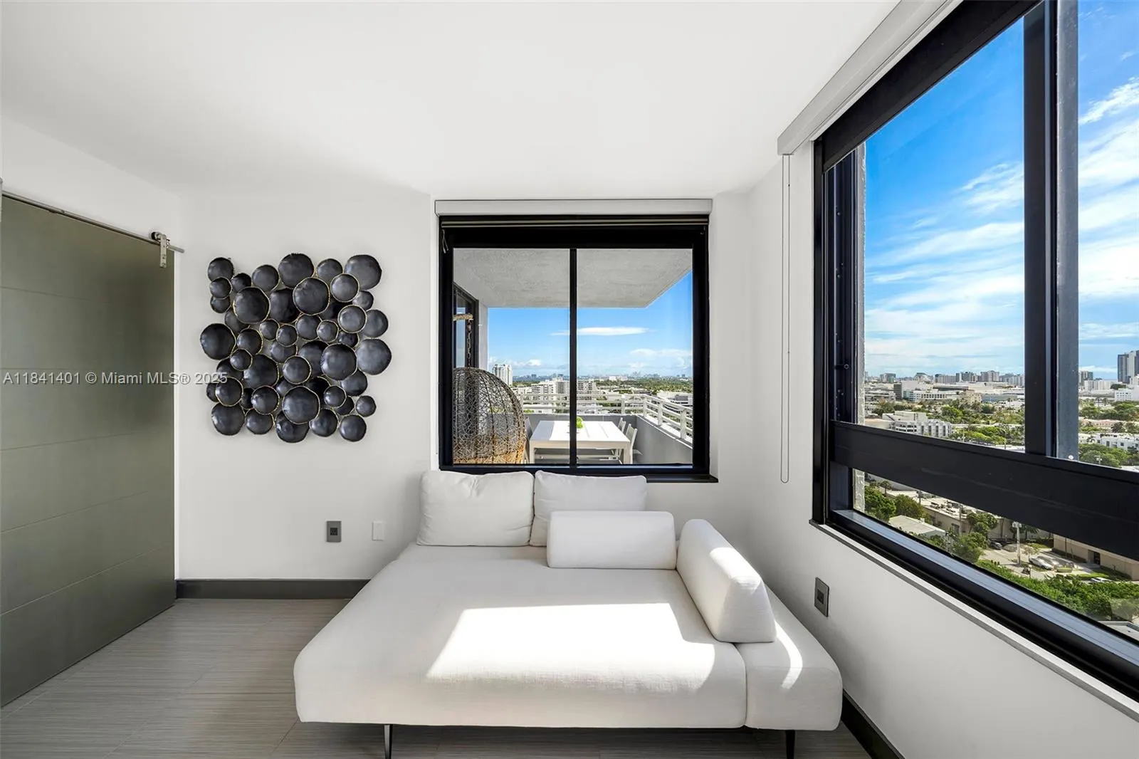 1330 West Ave, #1813