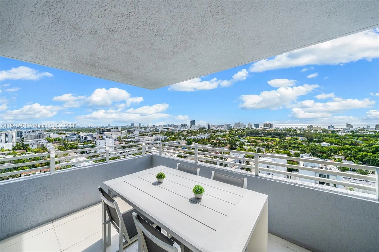 1330 West Ave, #1813