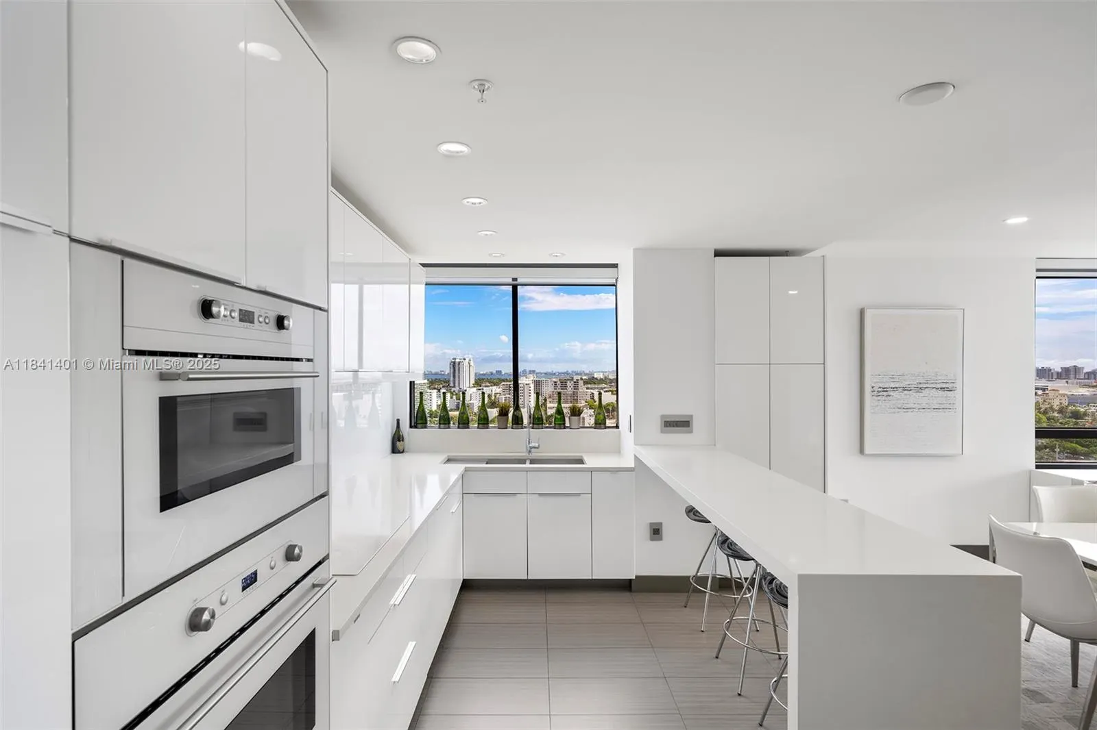 1330 West Ave, #1813