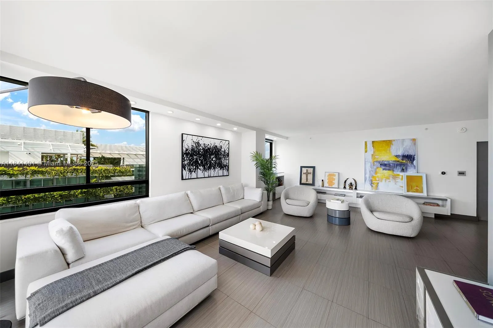 1330 West Ave, #1813