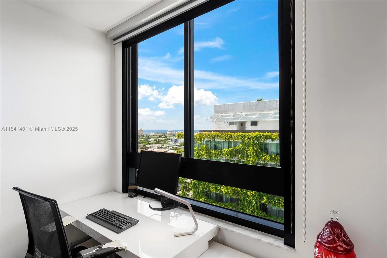 1330 West Ave, #1813