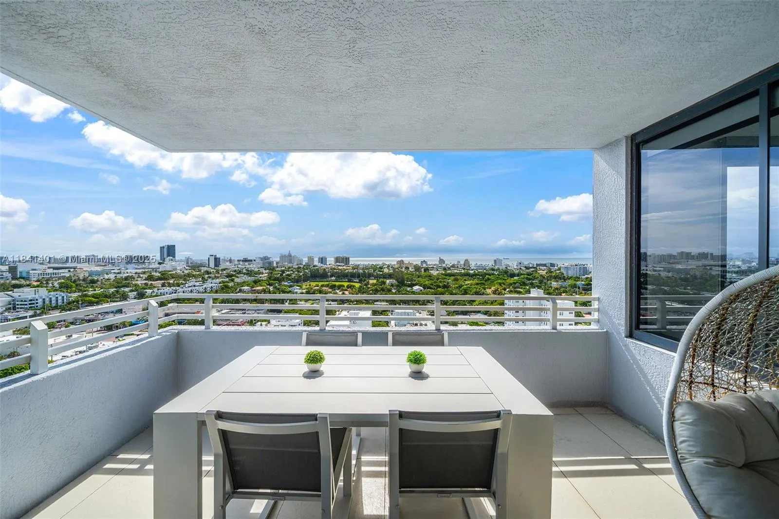 1330 West Ave, #1813