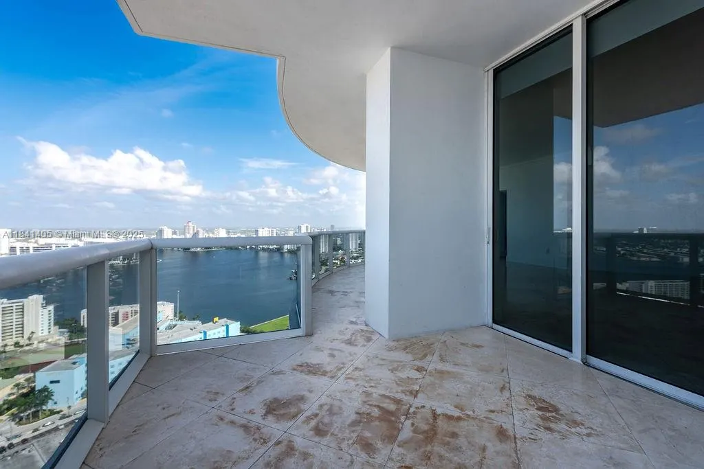 18101 Collins Ave, #4601