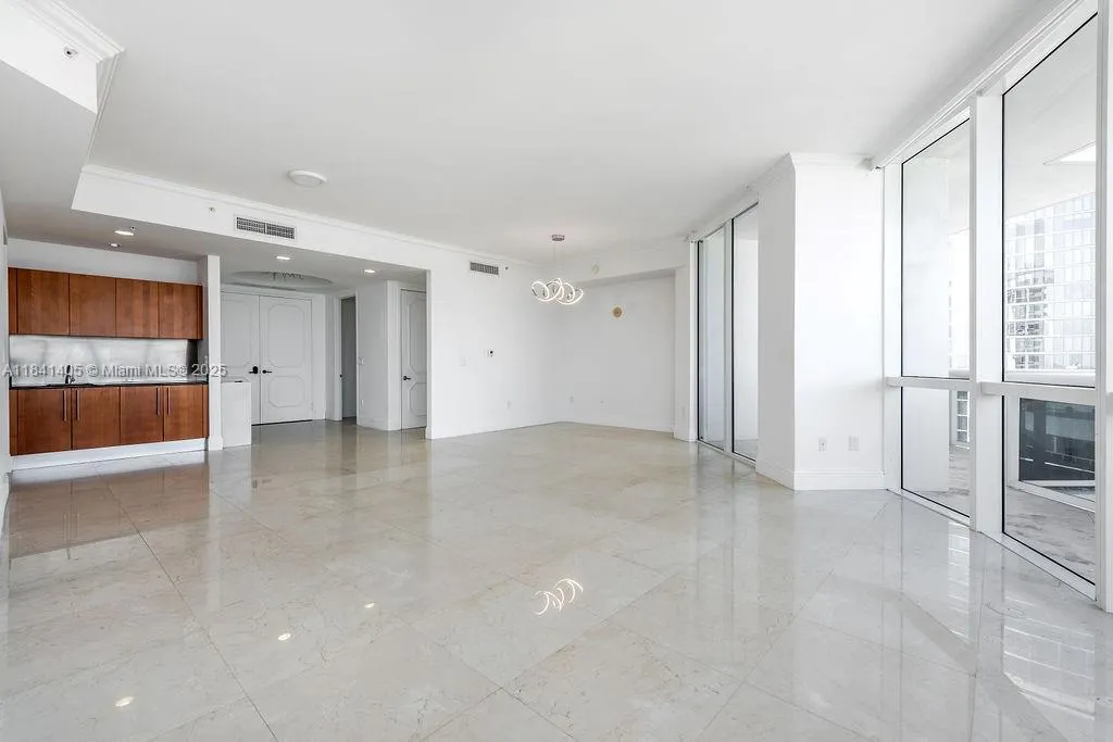 18101 Collins Ave, #4601