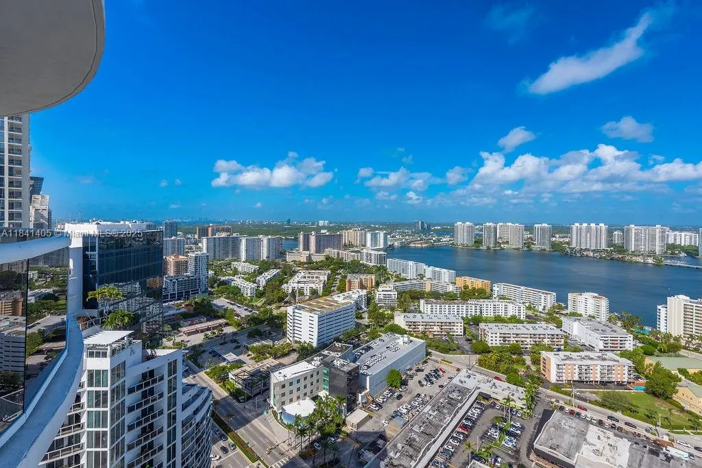 18101 Collins Ave, #4601