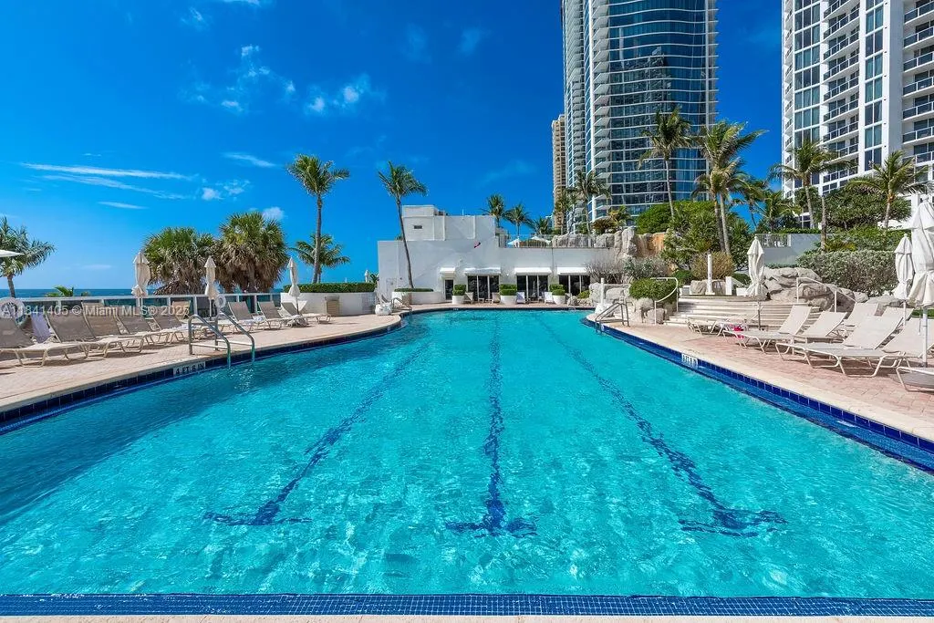 18101 Collins Ave, #4601