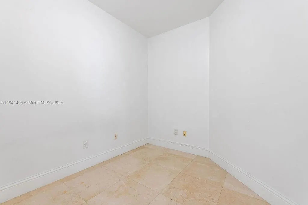 18101 Collins Ave, #4601