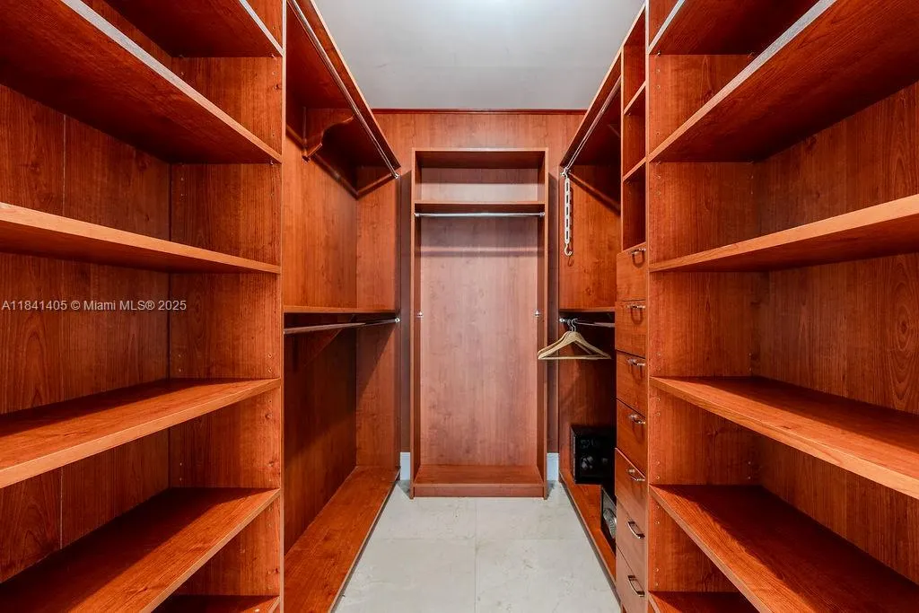 18101 Collins Ave, #4601
